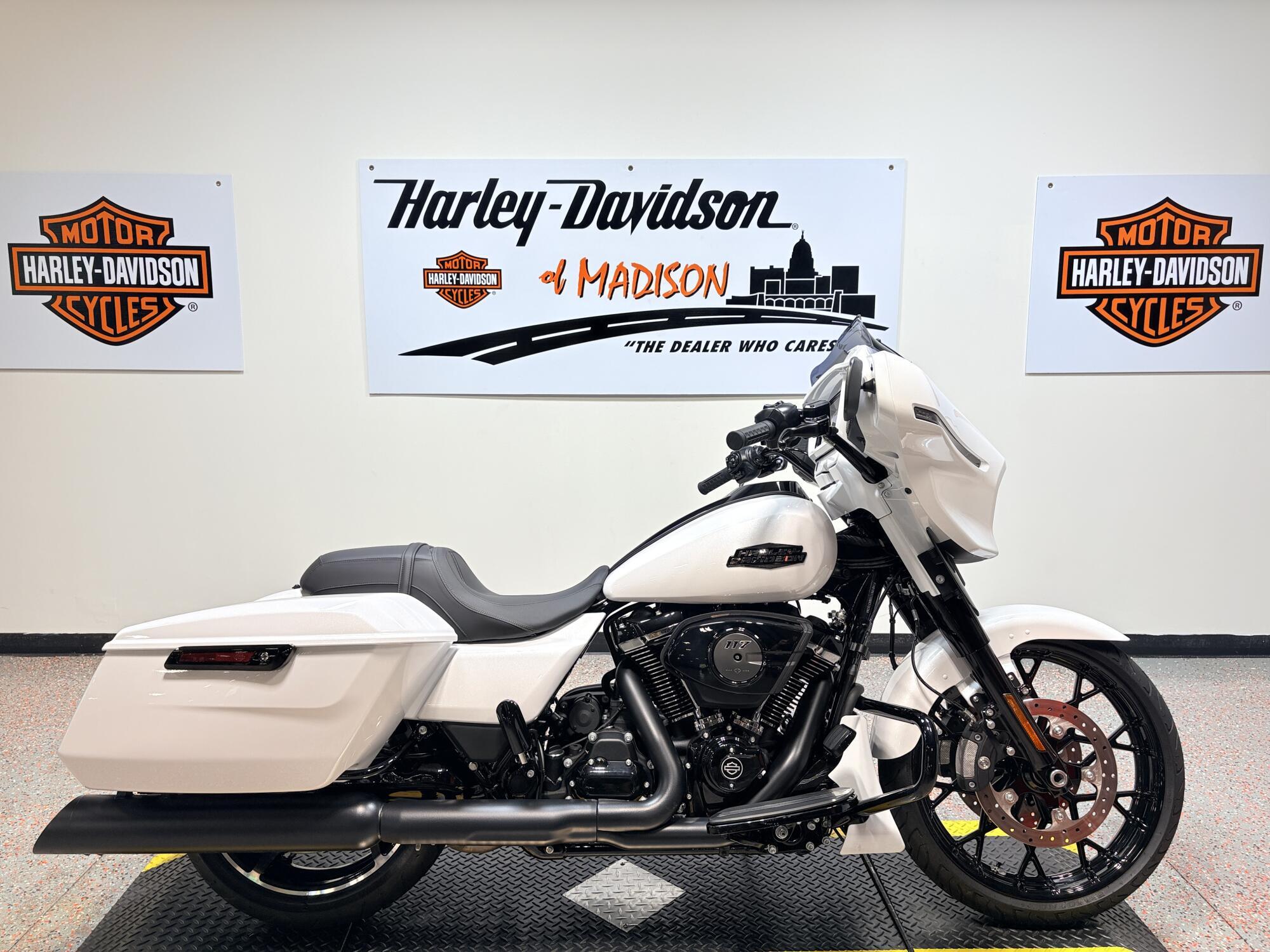 2025 Harley-Davidson Street Glide in Madison, WI