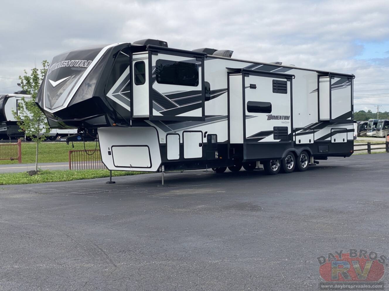 A photo of this 2021 Grand Design Momentum 376THS