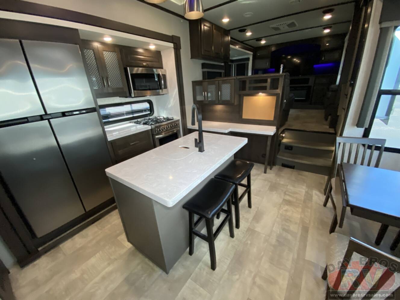 A photo of this 2021 Grand Design Momentum 376THS
