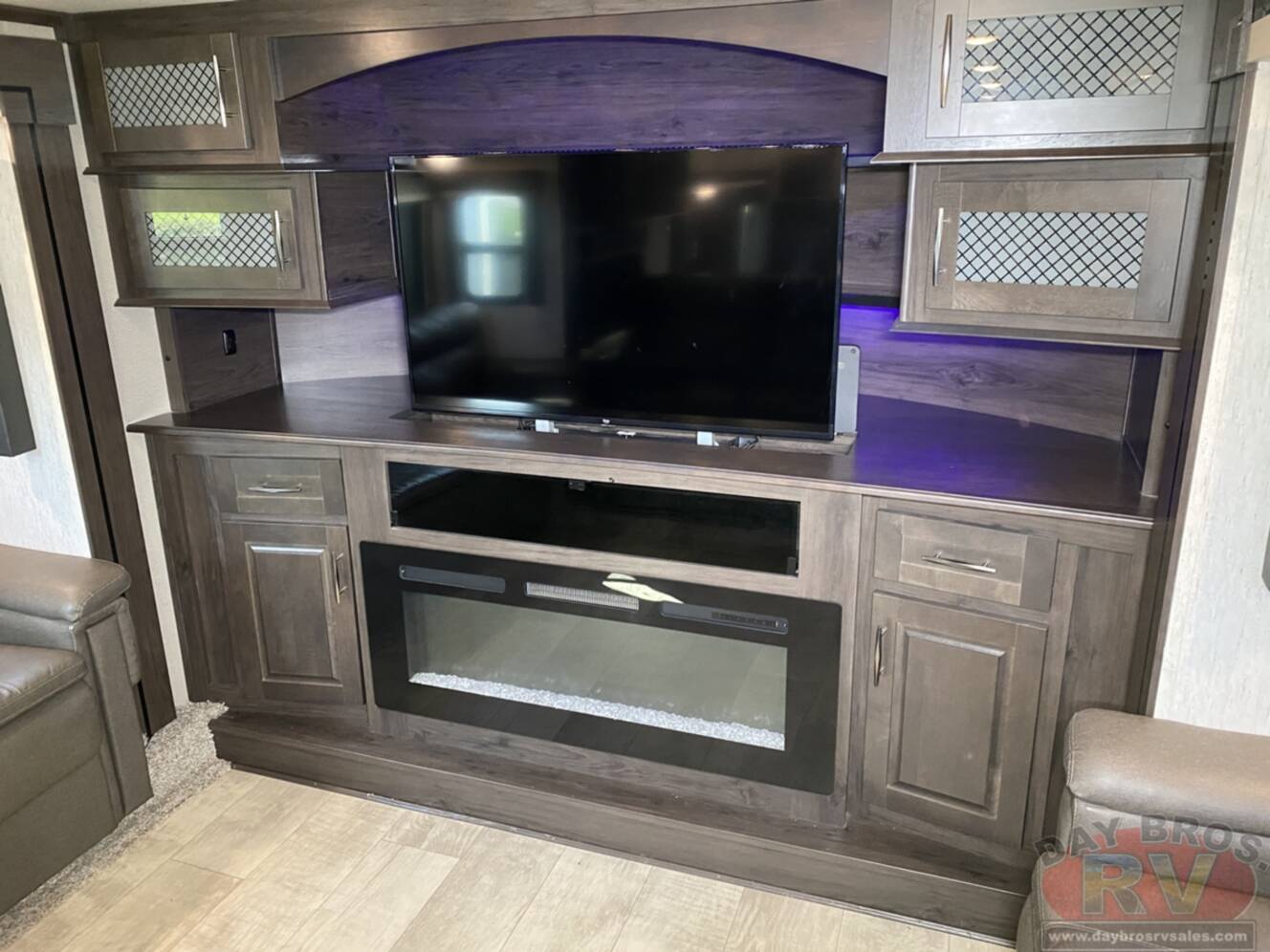 A photo of this 2021 Grand Design Momentum 376THS