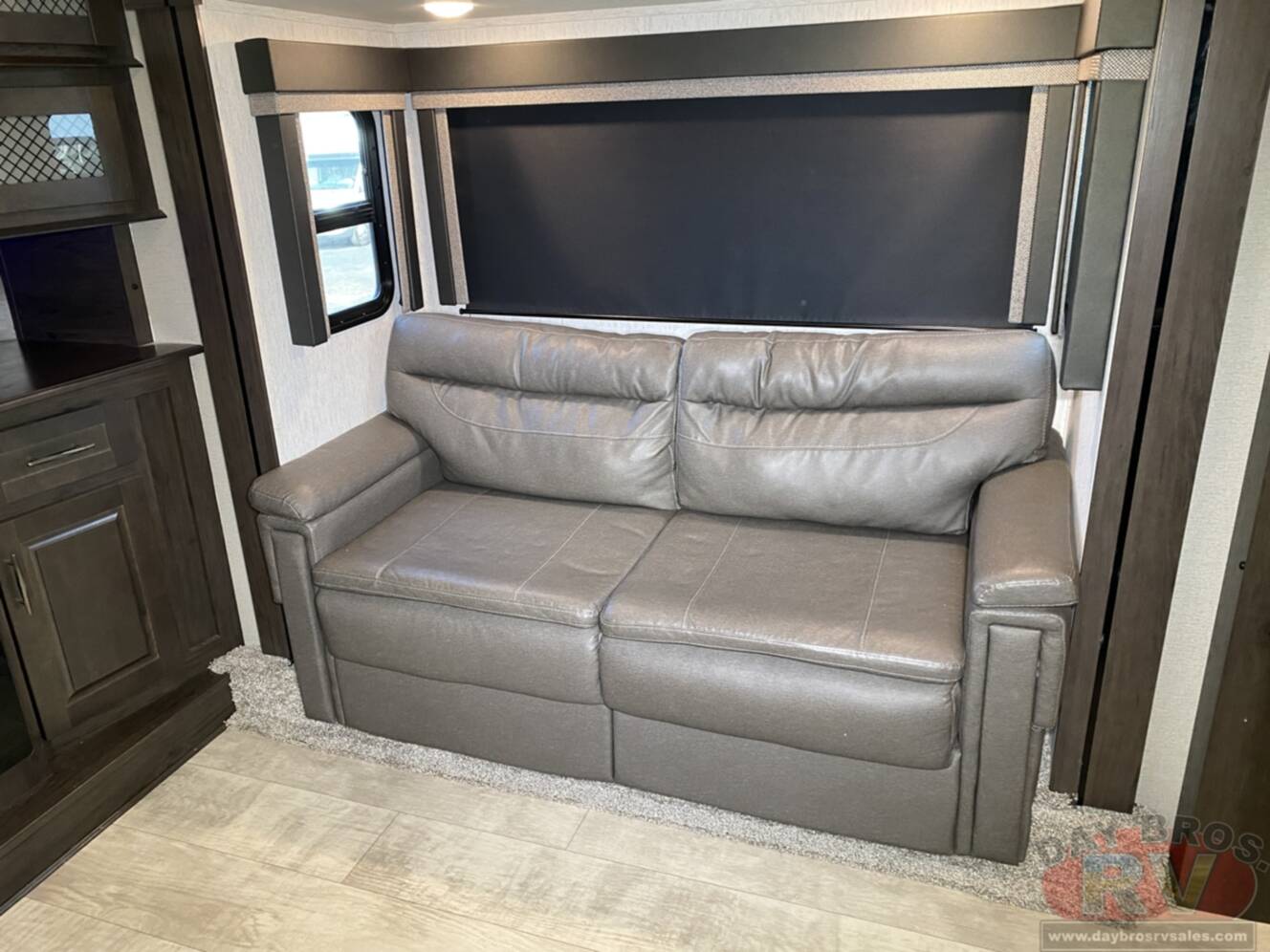 A photo of this 2021 Grand Design Momentum 376THS