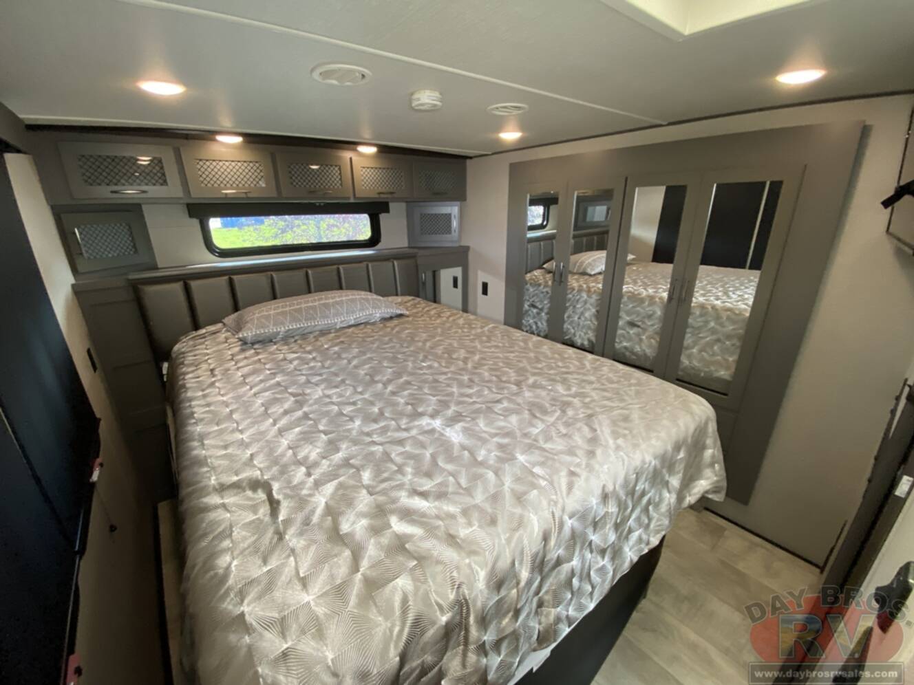 A photo of this 2021 Grand Design Momentum 376THS