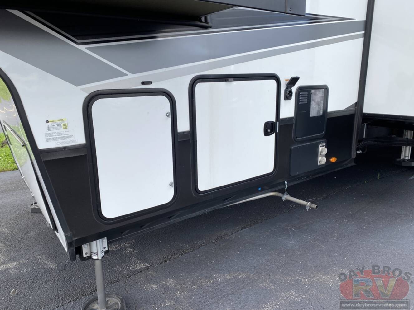 A photo of this 2021 Grand Design Momentum 376THS