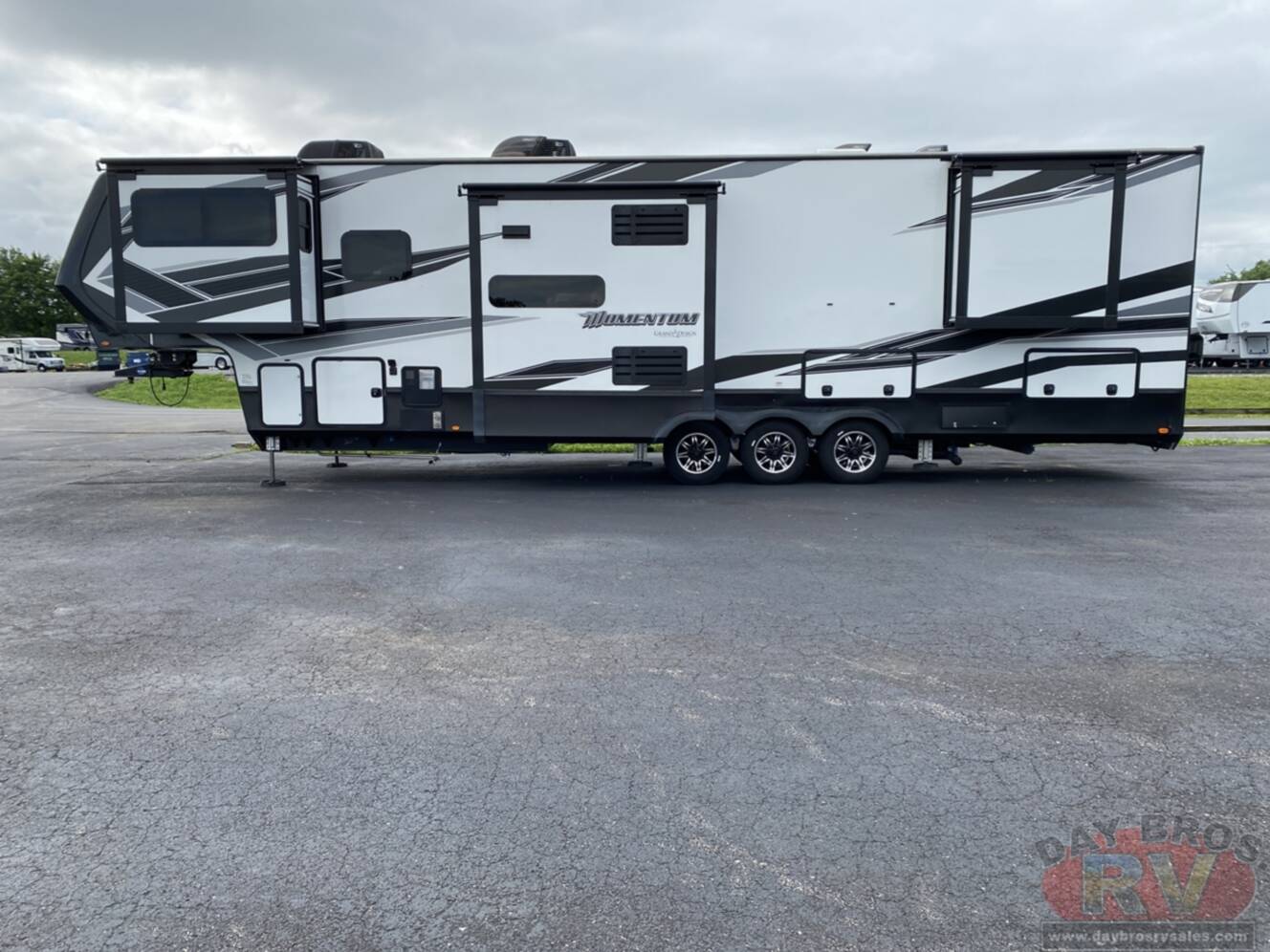 A photo of this 2021 Grand Design Momentum 376THS