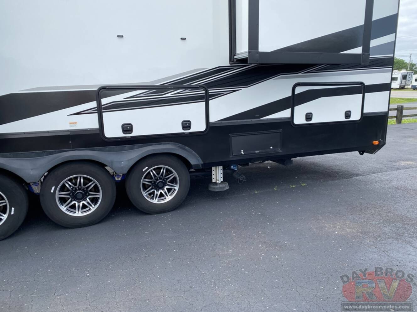 A photo of this 2021 Grand Design Momentum 376THS