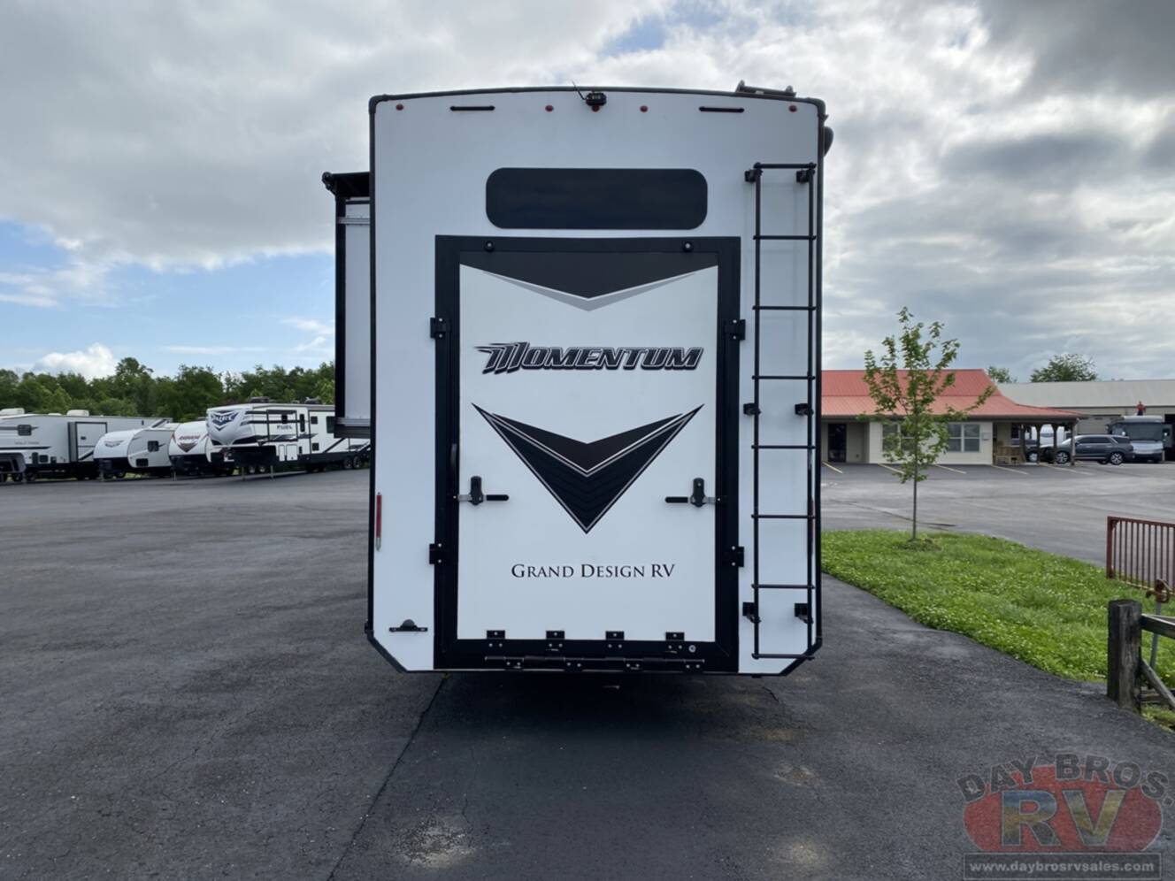 A photo of this 2021 Grand Design Momentum 376THS