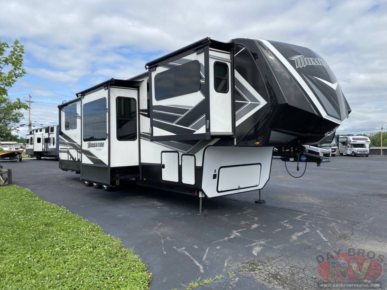 A photo of this 2021 Grand Design Momentum 376THS