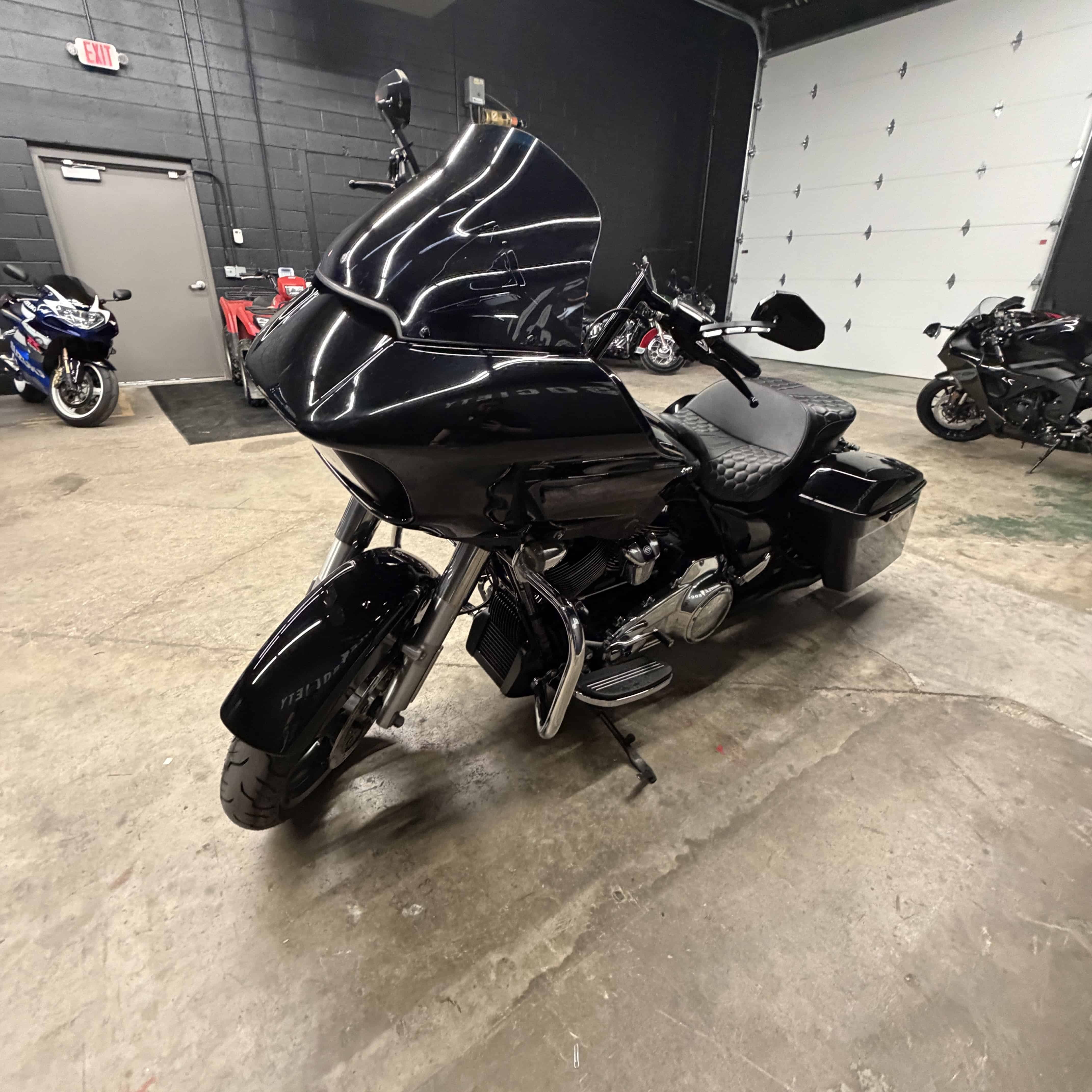2017 Harley-Davidson Road Glide® Special SPECIAL FLTRXS in Fremont, OH