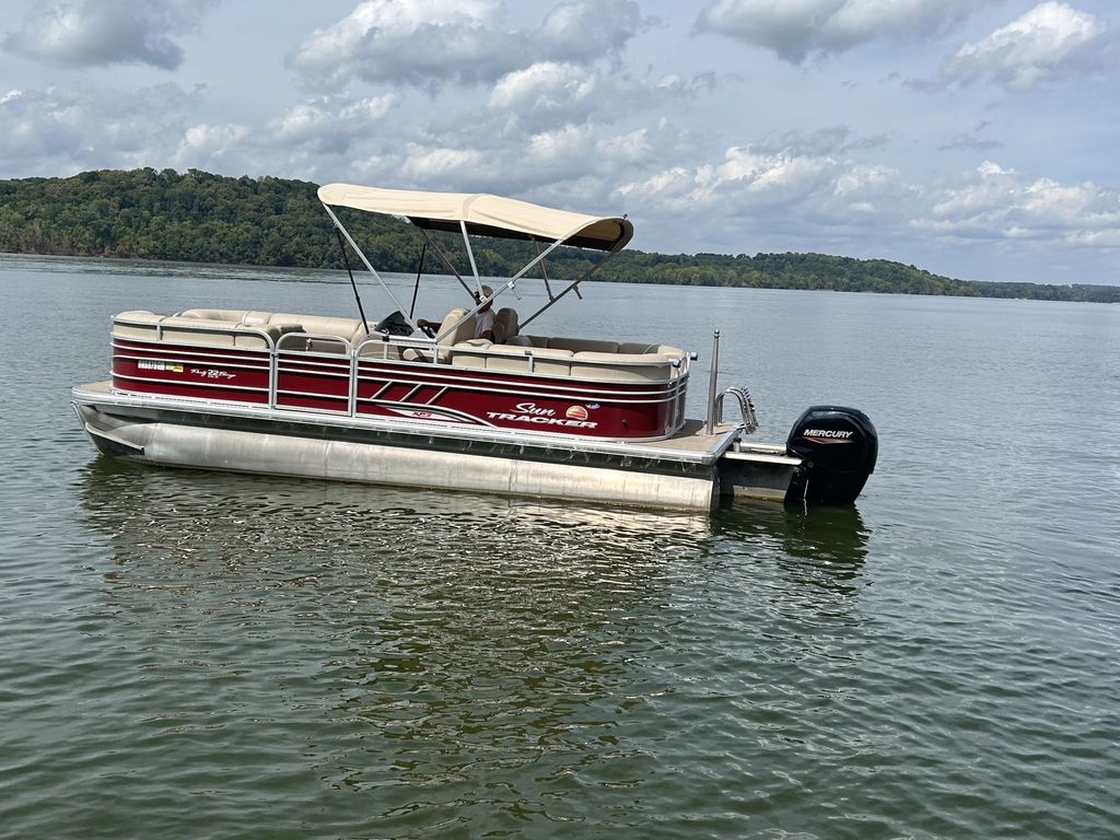 2022 Sun Tracker Party Barge 220 XP3 22 RF XP3 in cleves OH