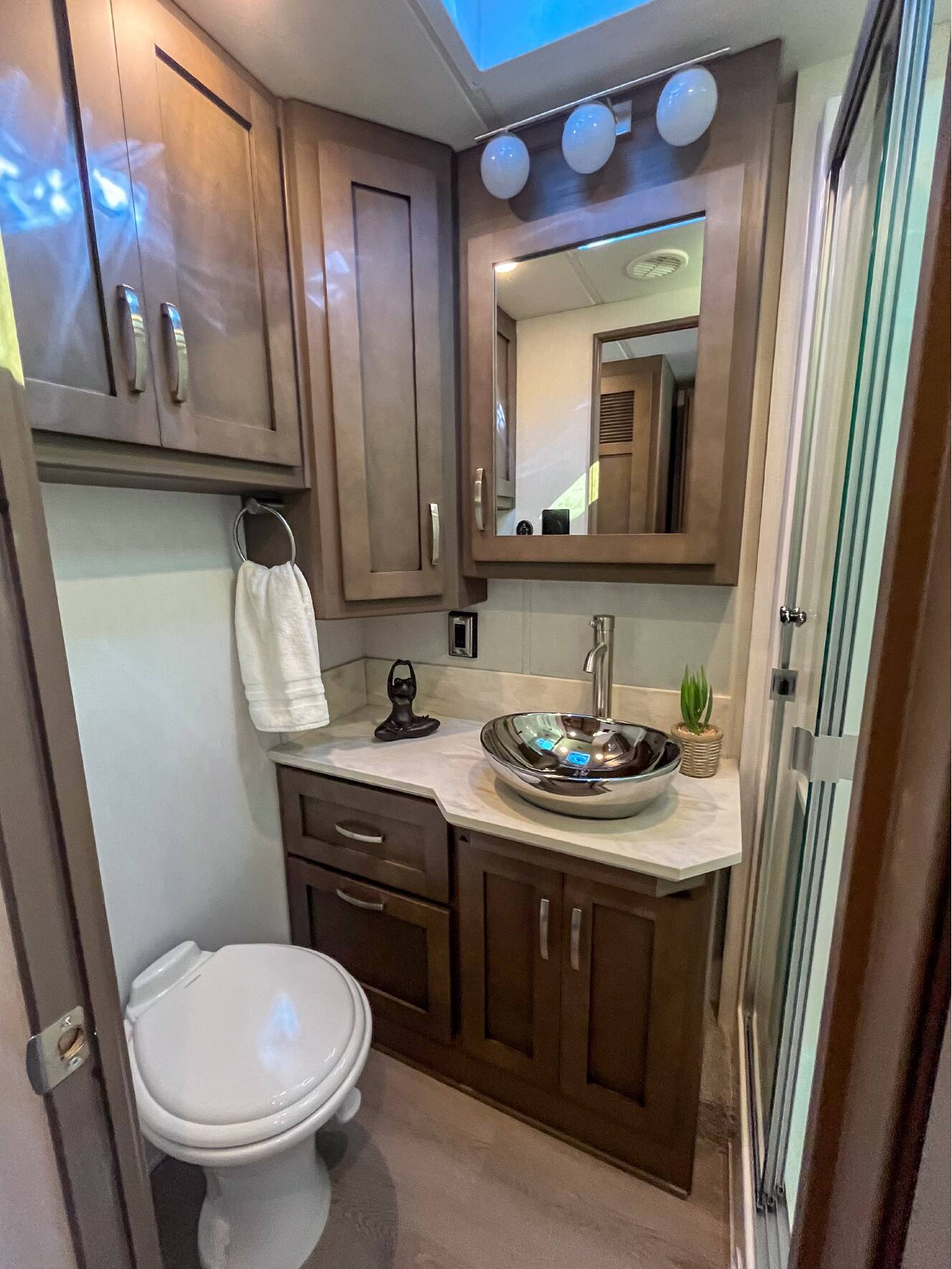 A photo of this 2026 Newmar Bay Star 3626