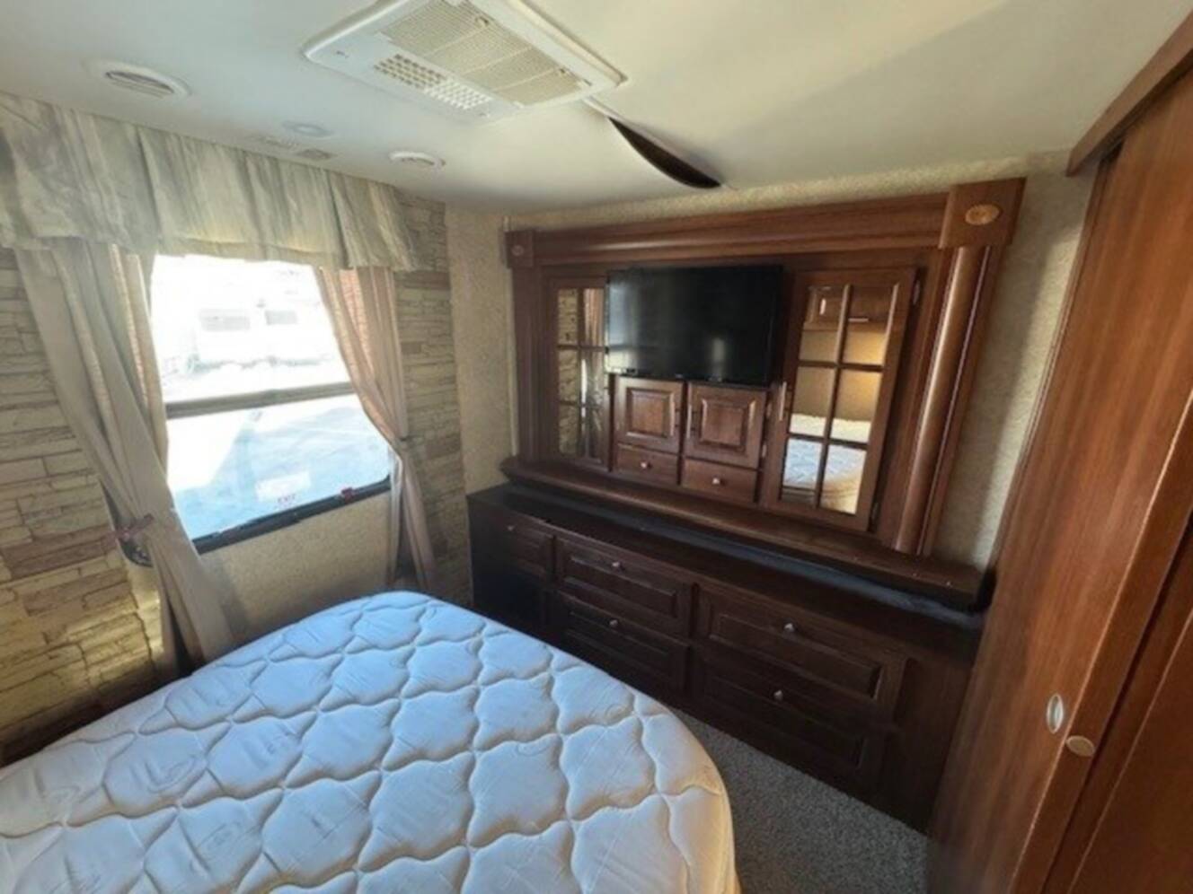 A photo of this 2015 Forest River GEORGETOWN XL 334QS