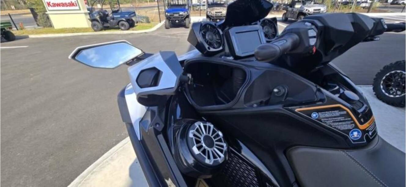 A photo of this 2026 Kawasaki Jet Ski® Ultra® 160LX