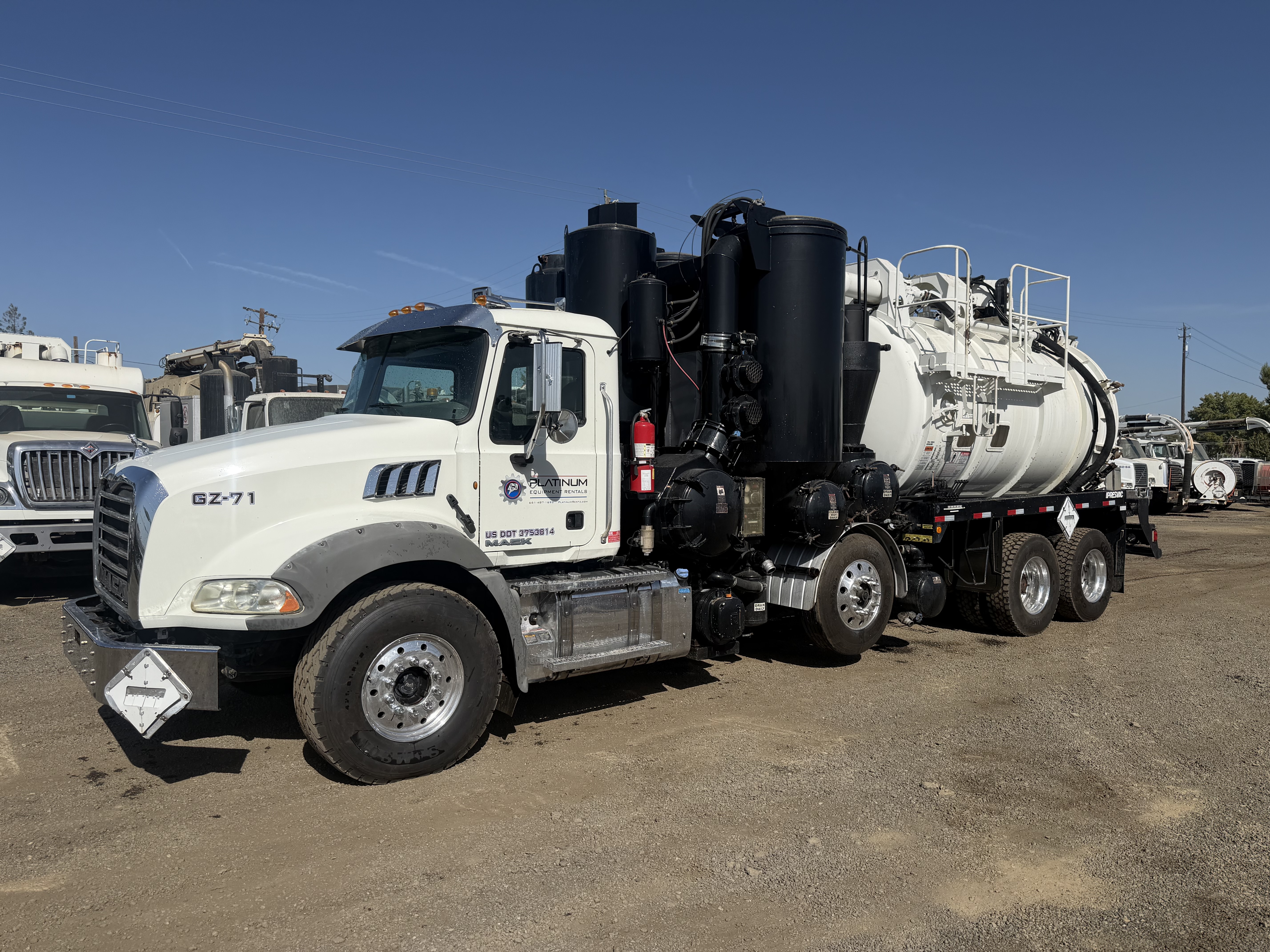 2014 Mack GU813 in Bakersfield, CA