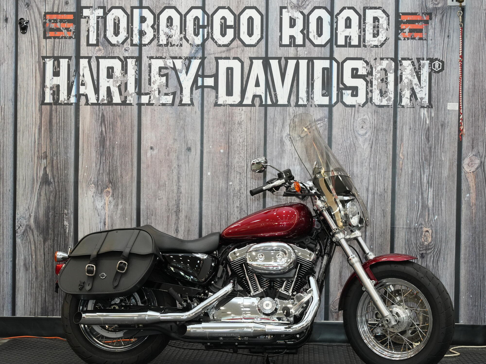 2017 Harley-Davidson 1200 Custom in Raleigh, NC