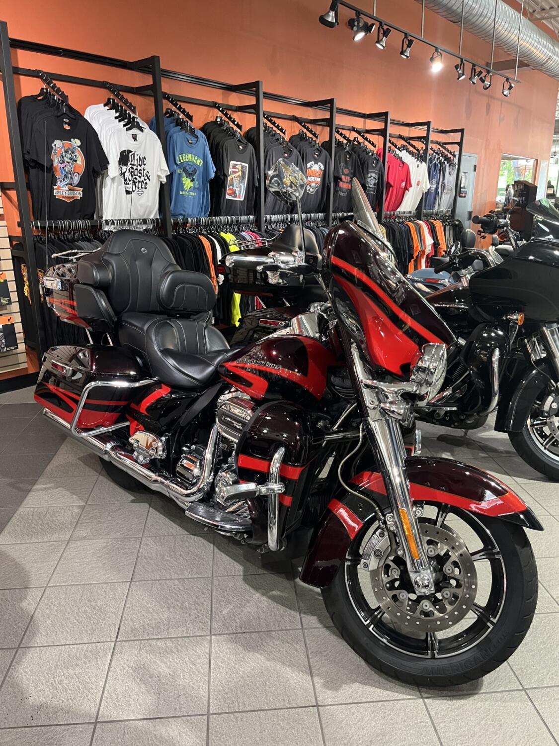 2017 Harley-Davidson CVO Limited CVO LIMITED in Oakdale, NY