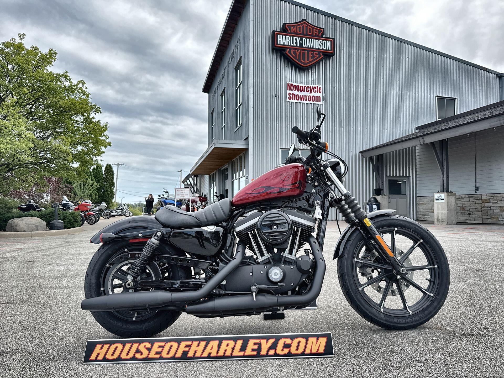 2017 Harley-Davidson Iron 883 IRON in Milwaukee, WI