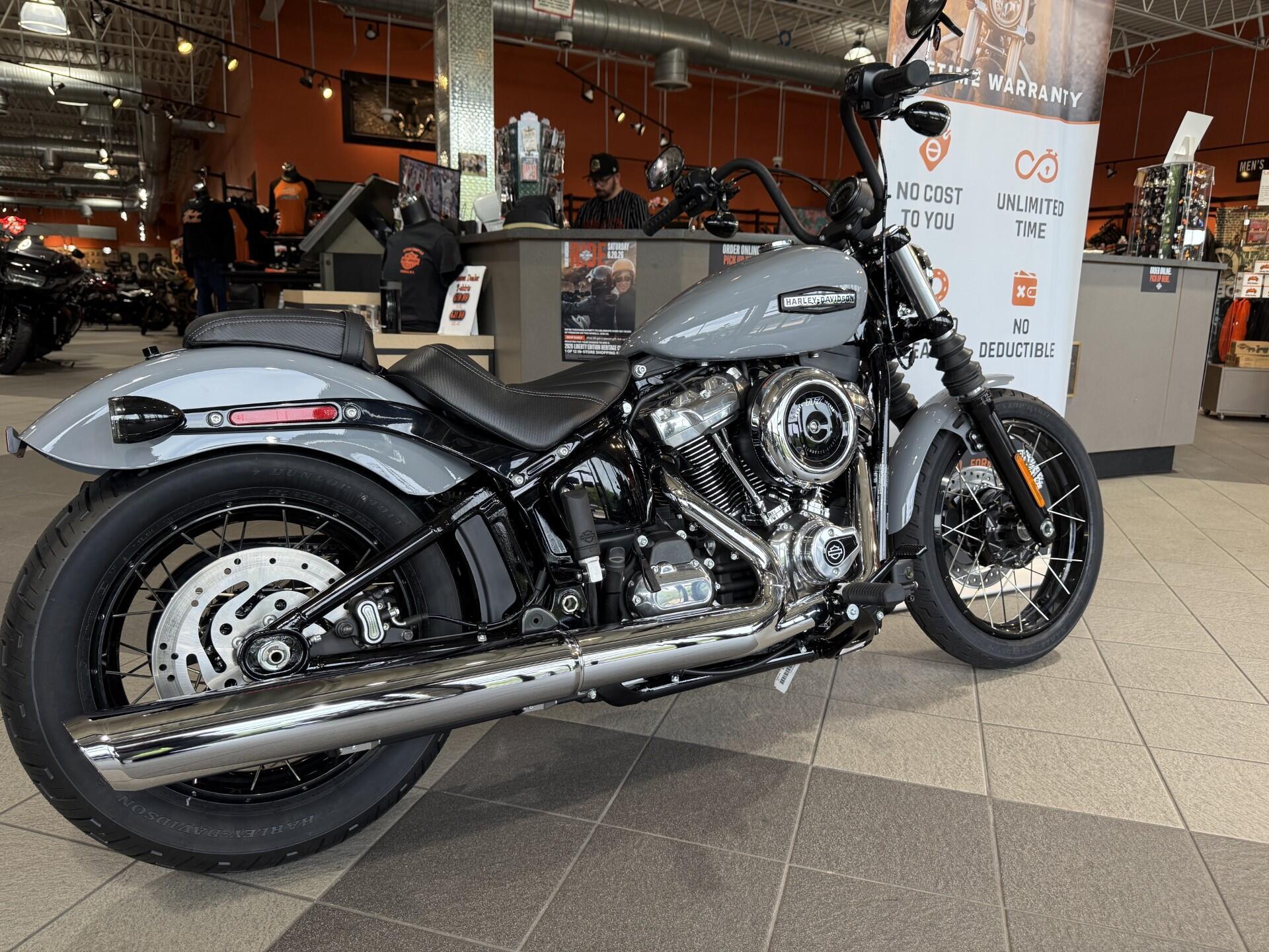 2026 Harley-Davidson Street Bob in Oakdale, NY