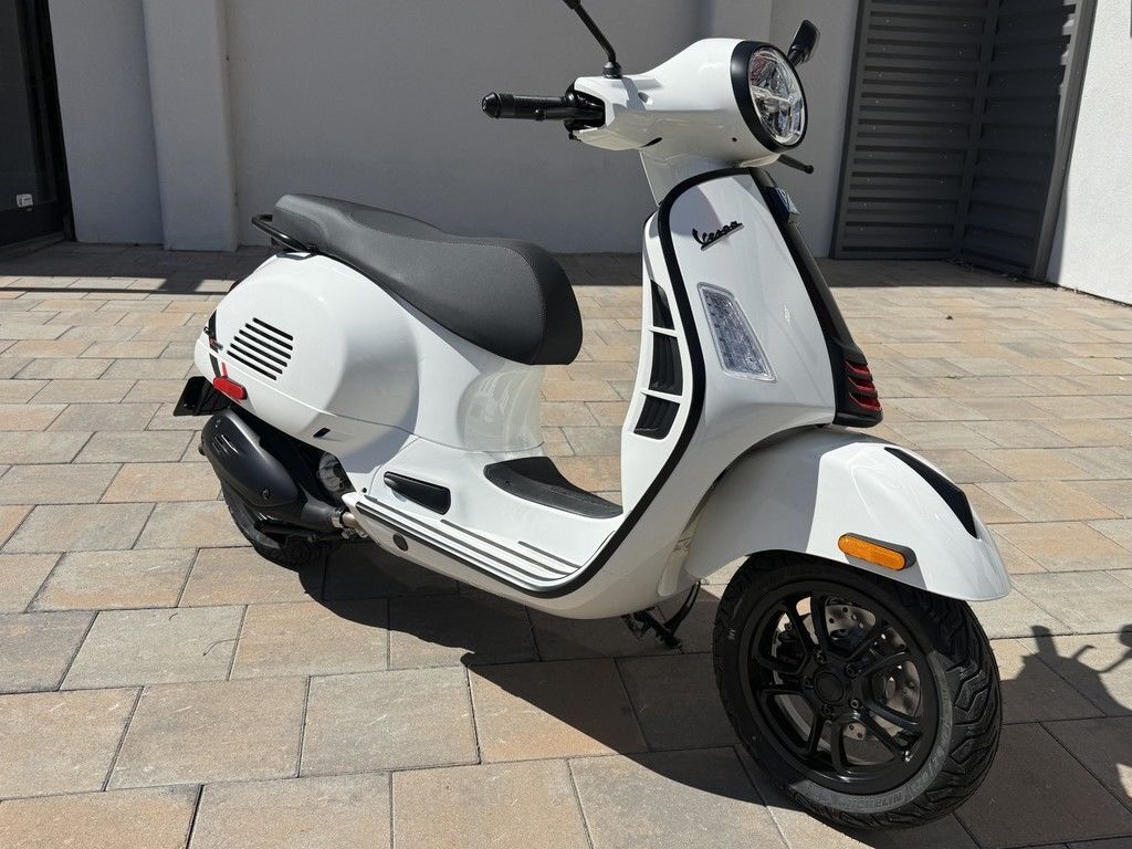 2027 Vespa GTS 310 310 in Reno, NV