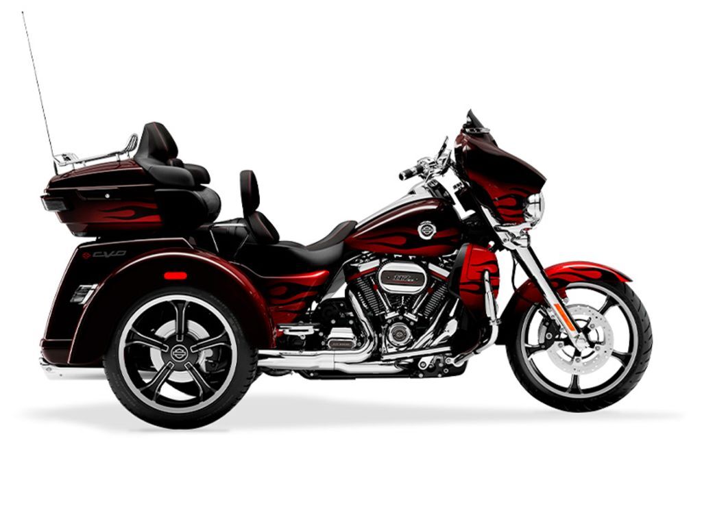 2022 Harley-Davidson® FLHTCUTGSE - CVO Tri Glide® in Springfield, MO