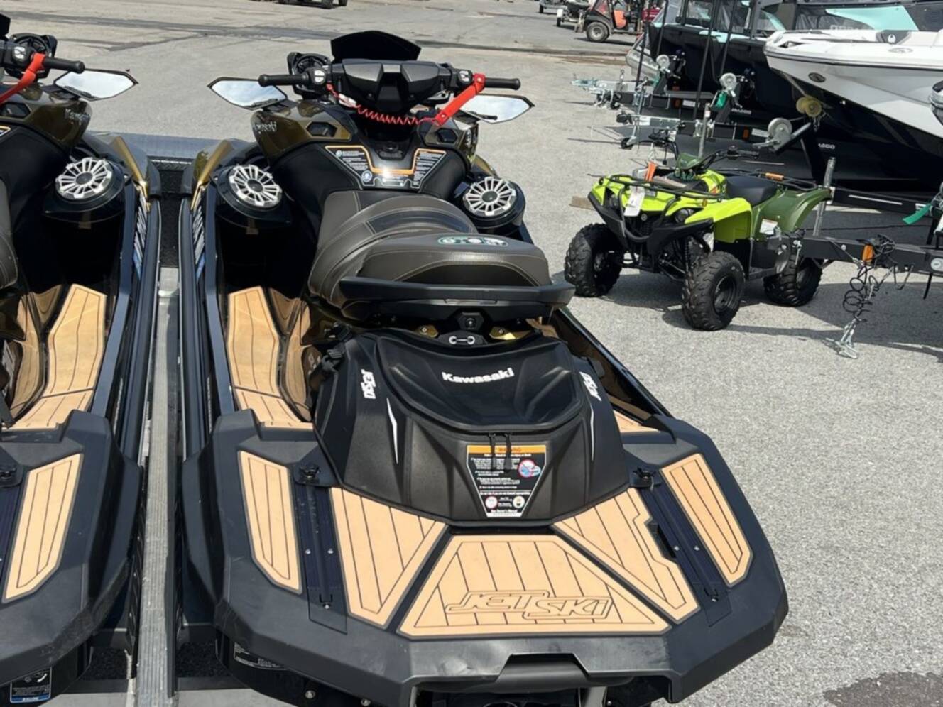 A photo of this 2023 Kawasaki Ultra® 310LX