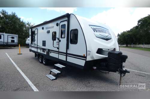 2021 Winnebago MINNIE 2500FL in dover FL