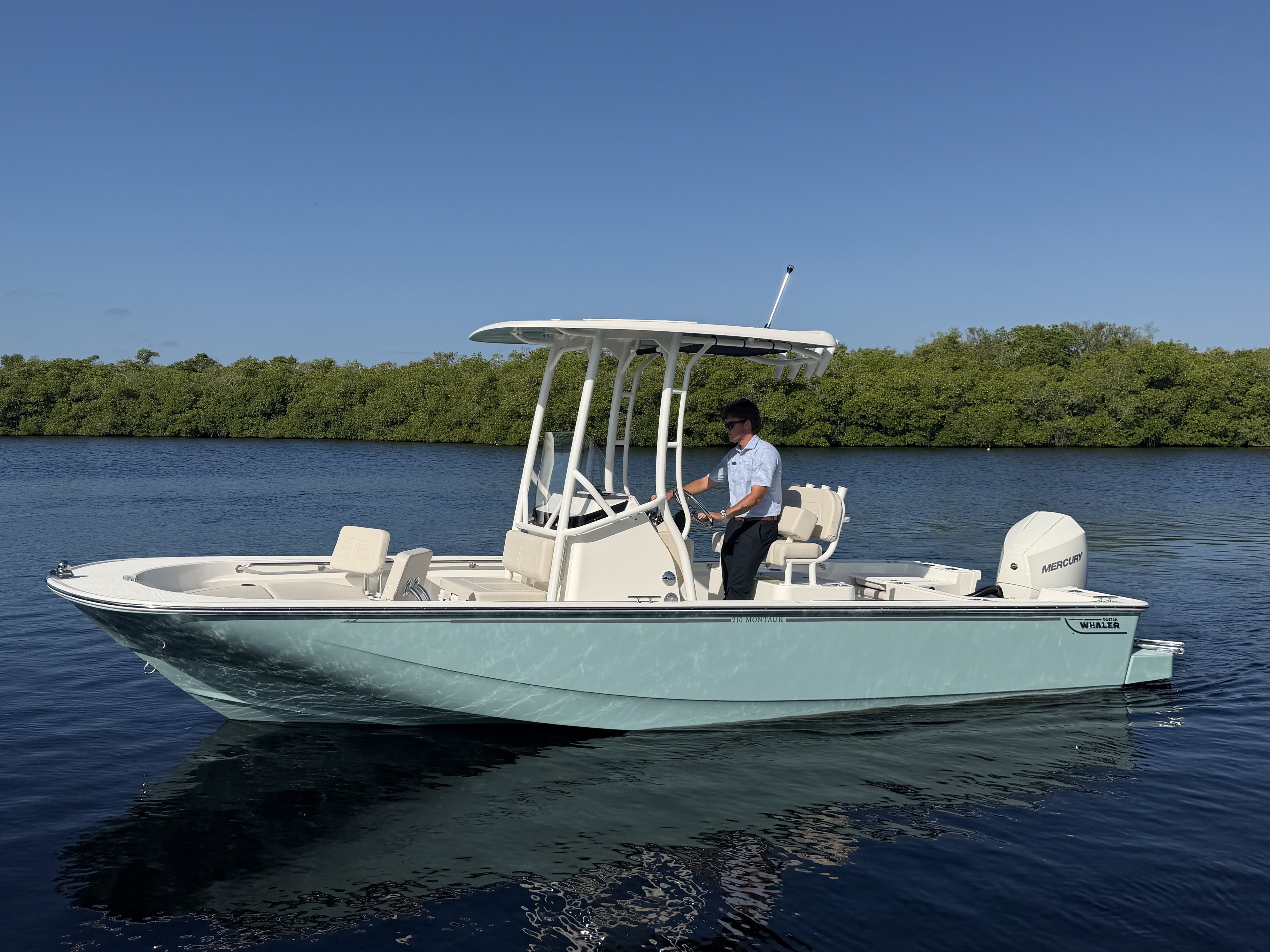 2027 Boston Whaler 210 Montauk in fort myers FL