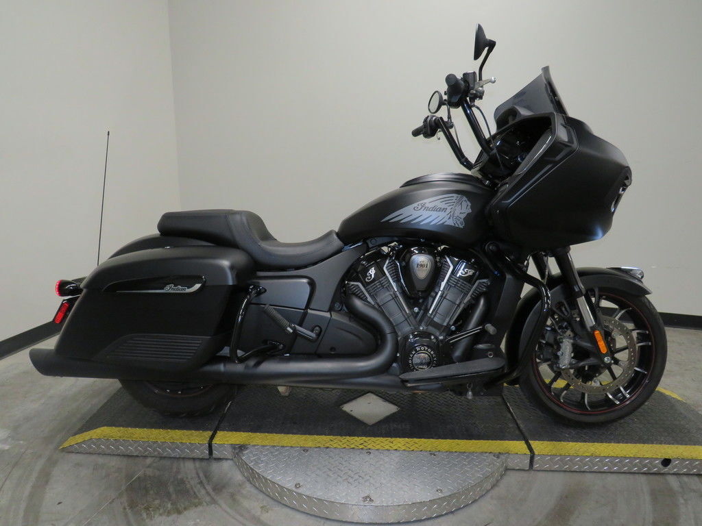 2021 Indian Motorcycle® Challenger® Dark Horse Thunder Black Smoke DARK HORSE in Fort Worth, TX