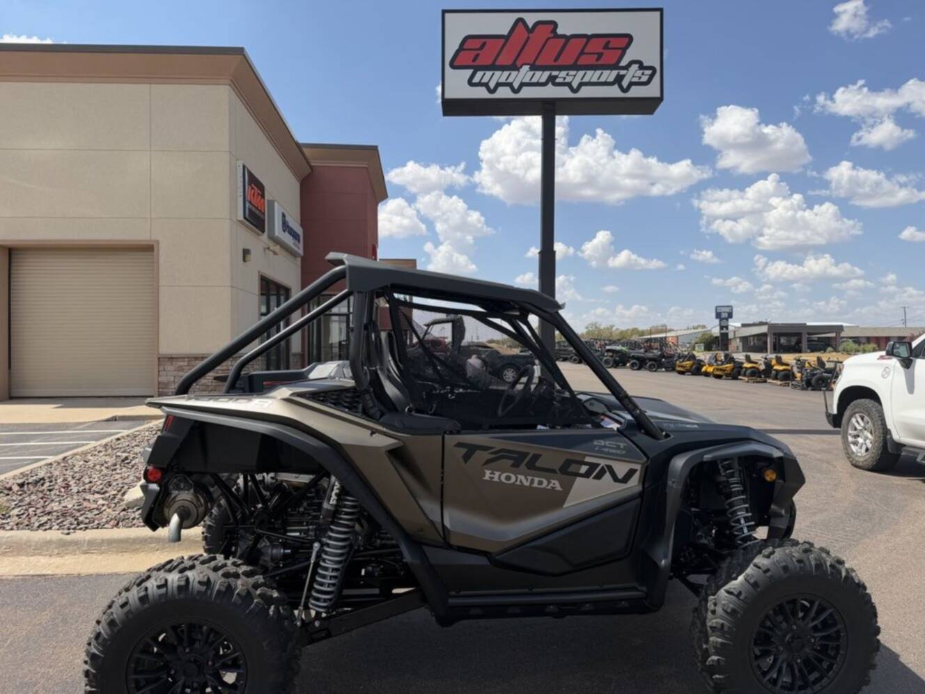 A photo of this 2026 Honda® Talon 1000R FOX Live Valve