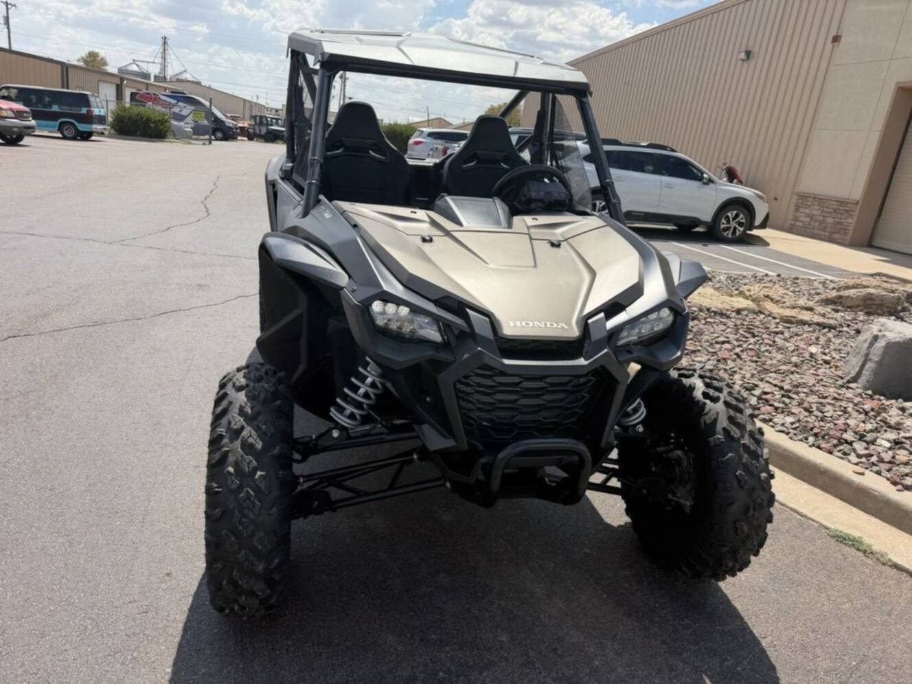 A photo of this 2026 Honda® Talon 1000R FOX Live Valve