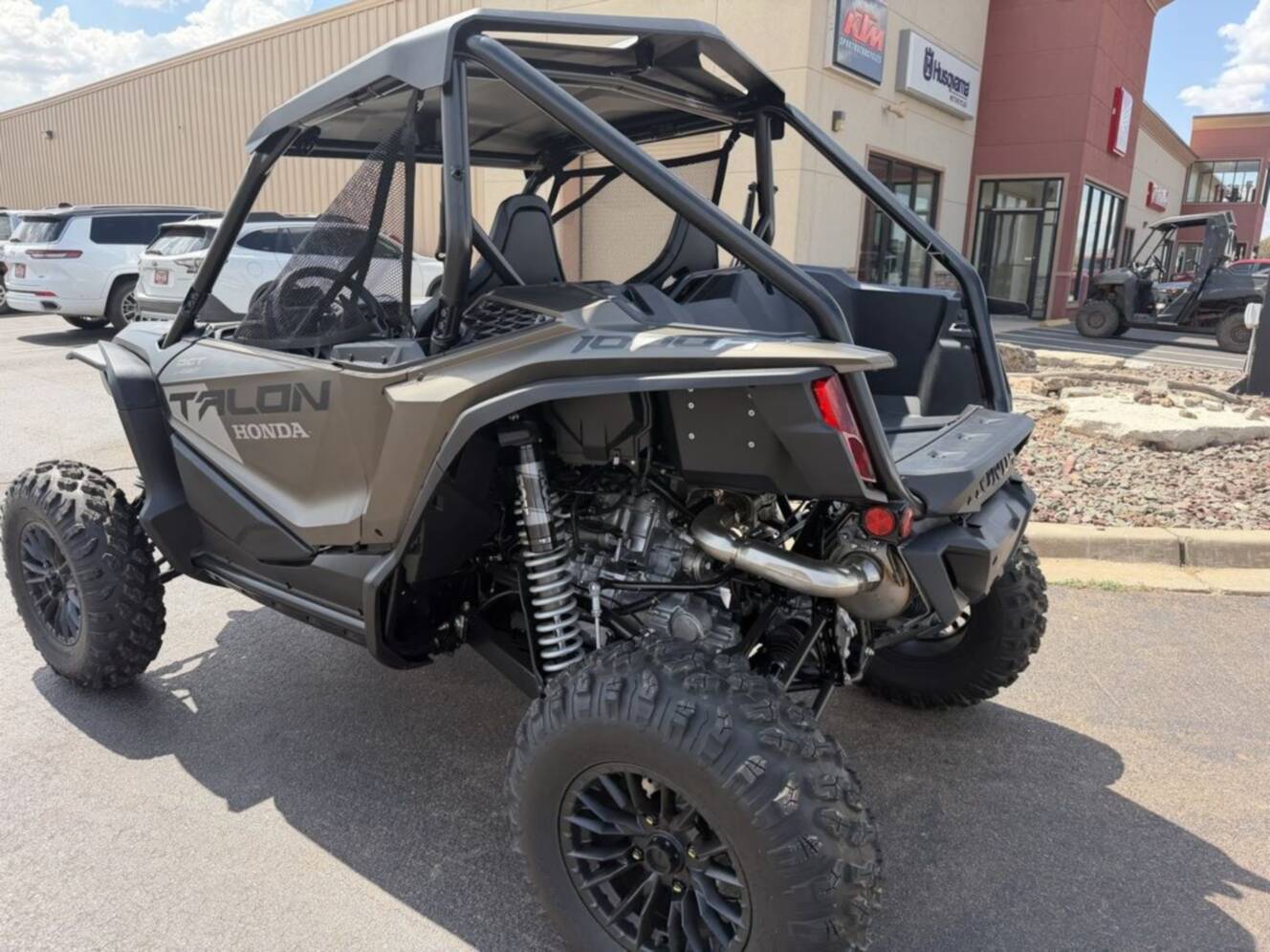 A photo of this 2026 Honda® Talon 1000R FOX Live Valve