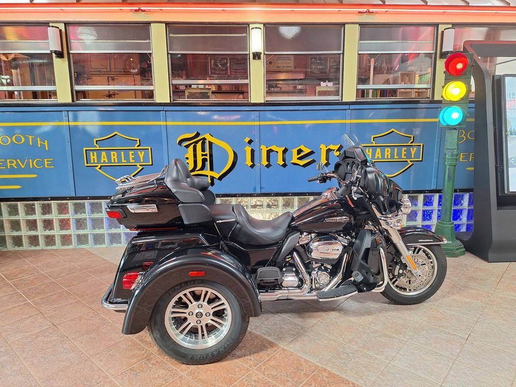 2019 Harley-Davidson® FLHTCUTG - Tri Glide® Ultra ULTRA CLASSIC in Bedford Heights, OH