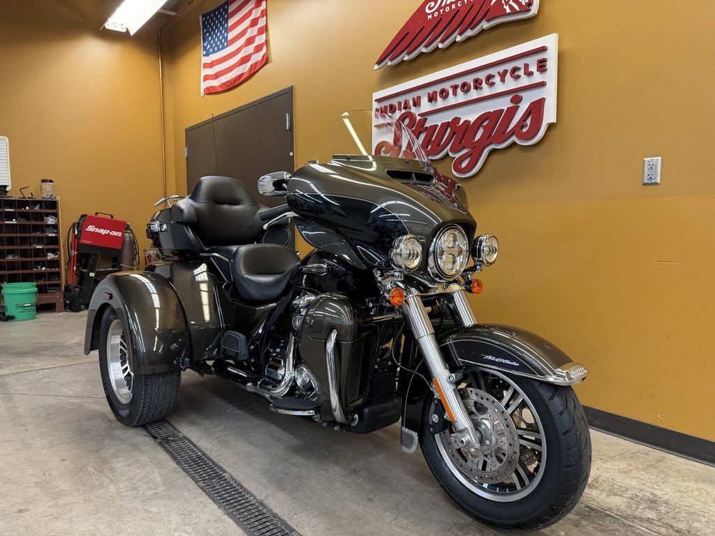 2020 Harley-Davidson® FLHTCUTG - Tri Glide® Ultra ULTRA CLASSIC in Sturgis, SD