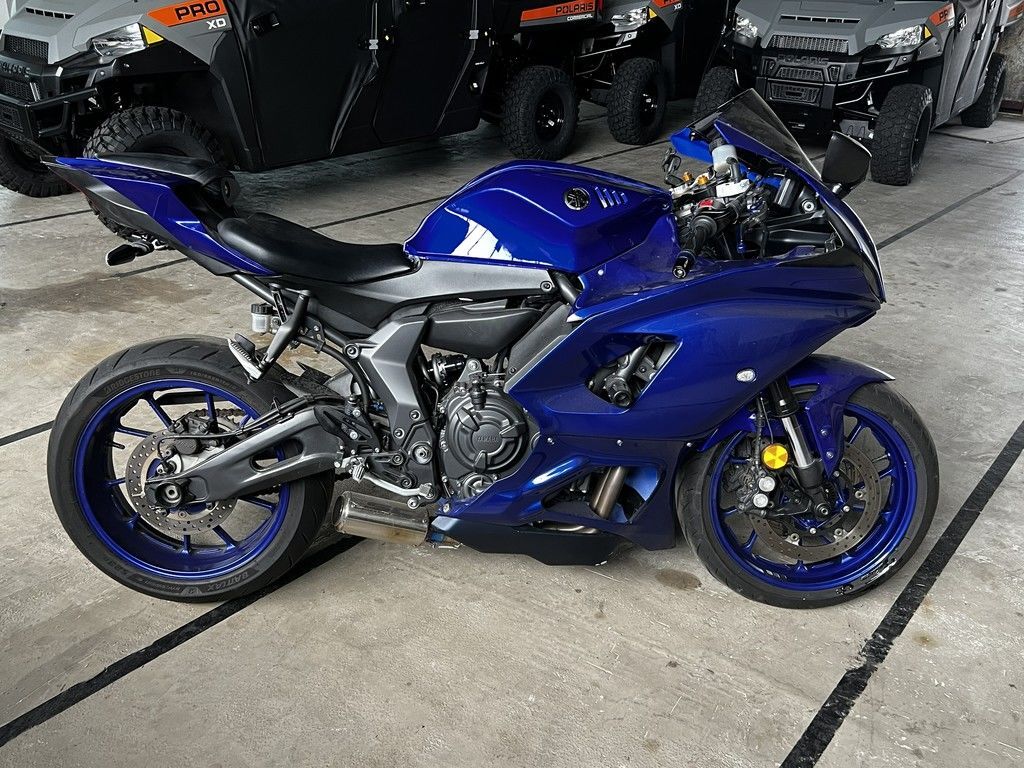 2024 Yamaha YZF-R7 Sportbike motorcycle