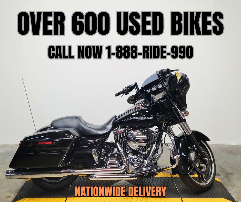 2016 Harley-Davidson® Street Glide® Special SPECIAL in Sandusky, MI