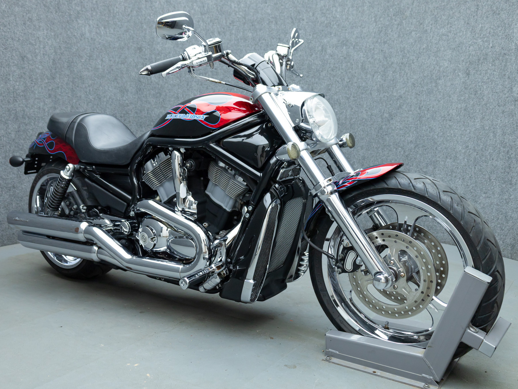 2004 Harley Davidson VRSCB VROD V-ROD®10 ANNIVERSARY EDITION in Pembroke, NH