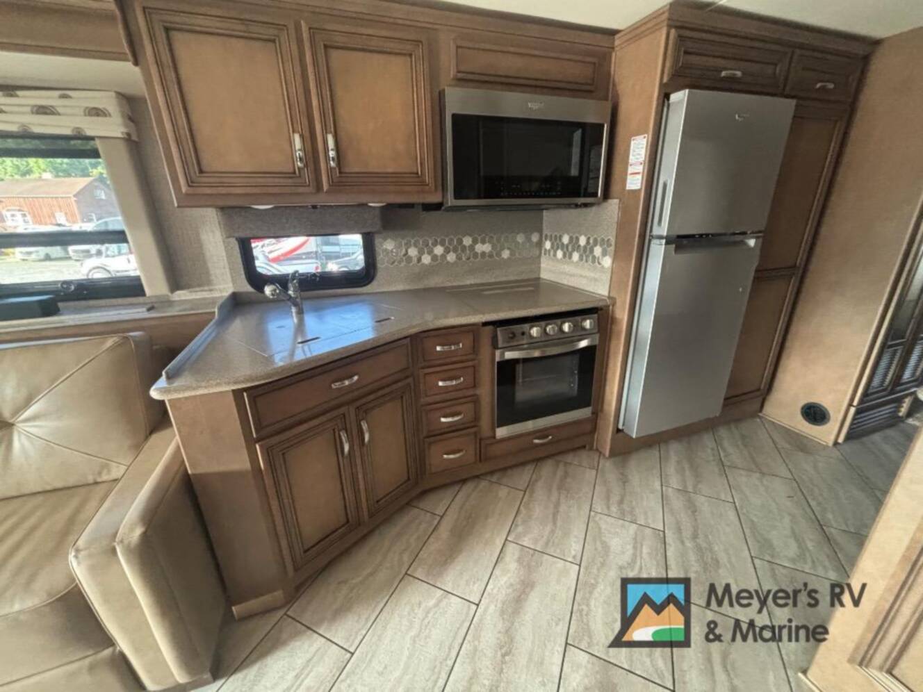 A photo of this 2021 Newmar Bay Star 3626