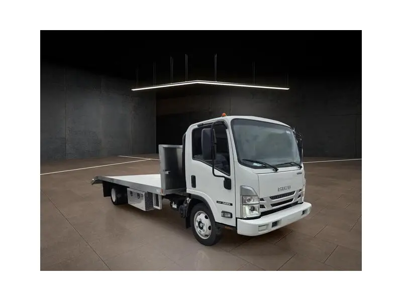 2025 ISUZU NRR