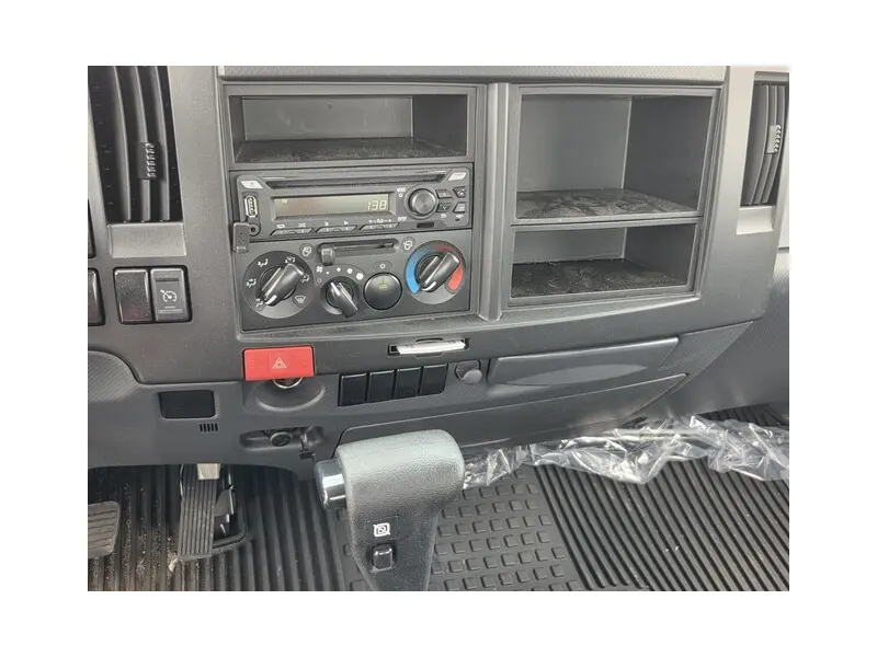 2025 ISUZU NRR