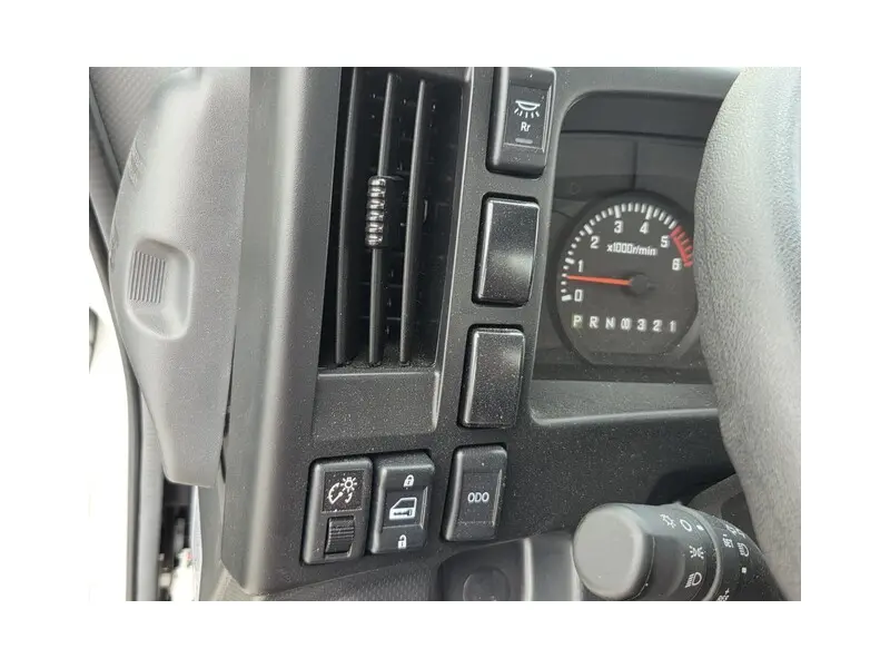 2025 ISUZU NRR