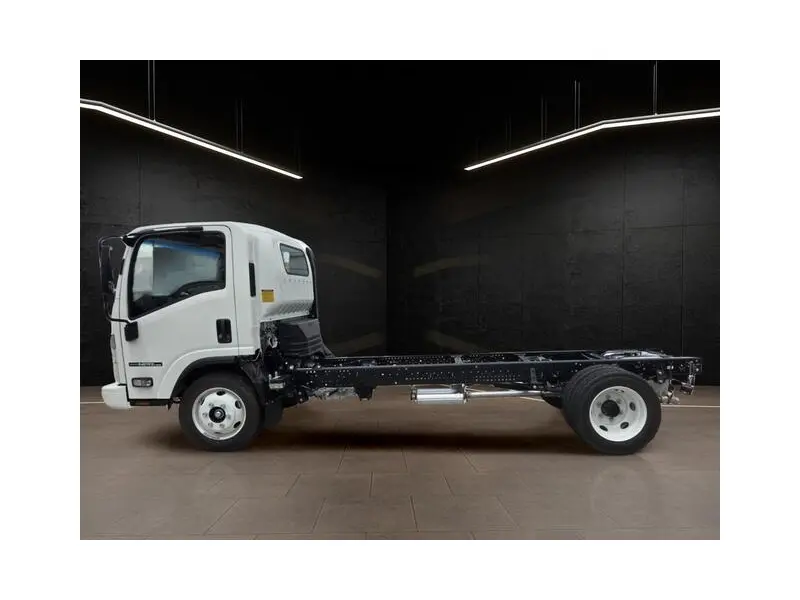 2026 ISUZU NPR HD
