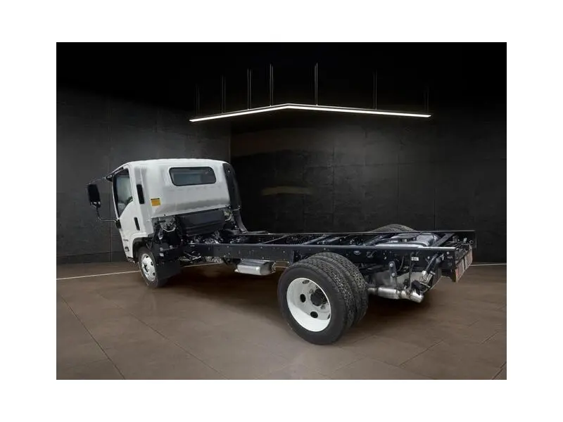 2026 ISUZU NPR HD