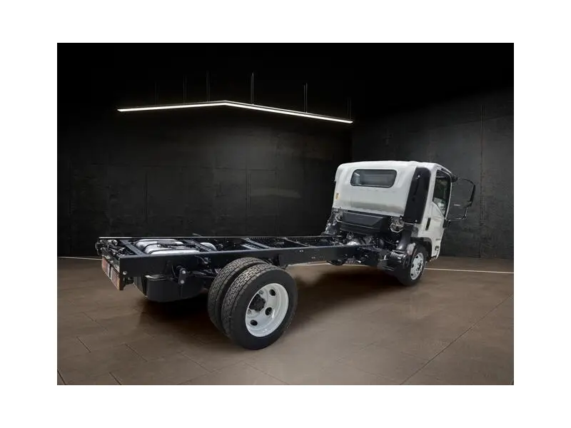 2026 ISUZU NPR HD