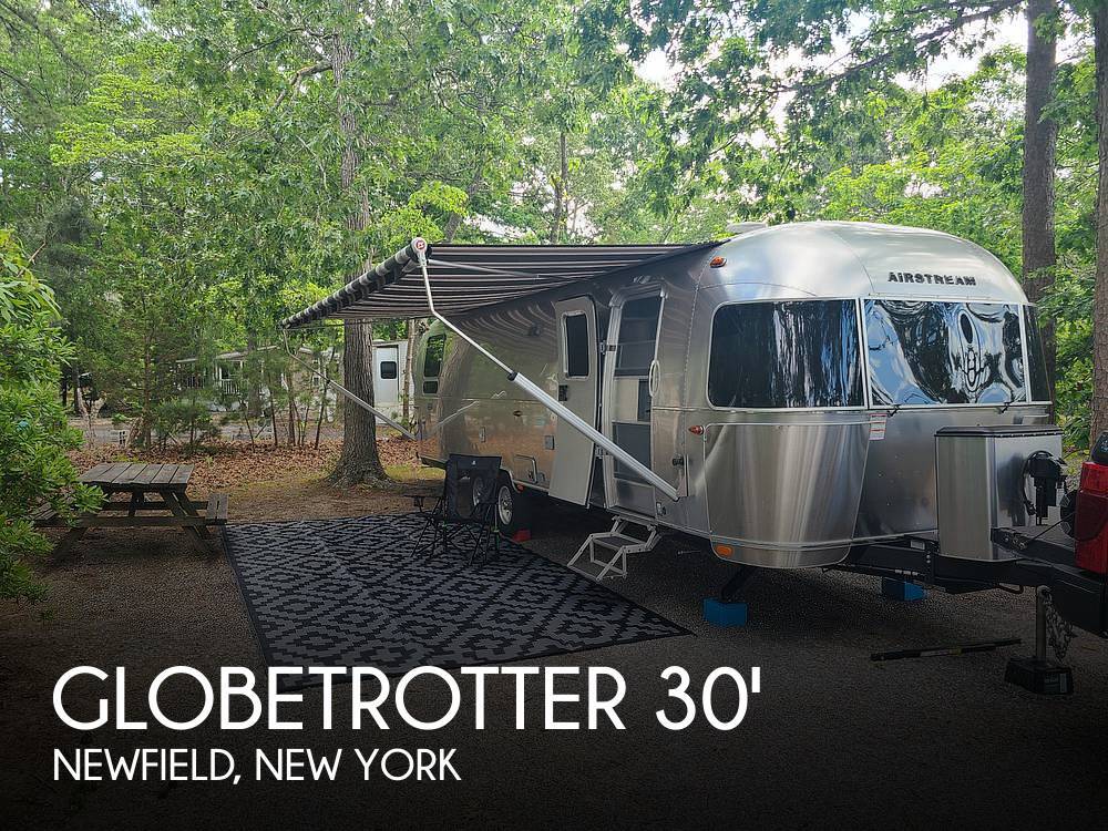 2025 Airstream Globetrotter M-30RB Queen in newfield NY