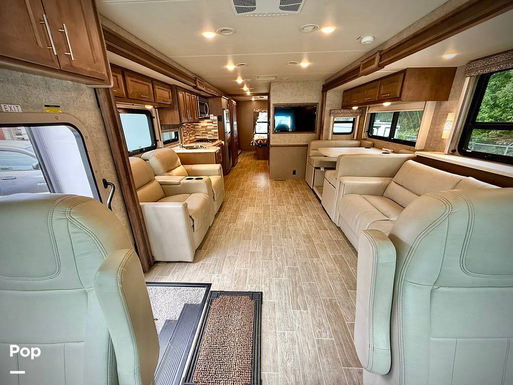 2022 Thor Motor Coach Miramar 35.2 in des moines WA