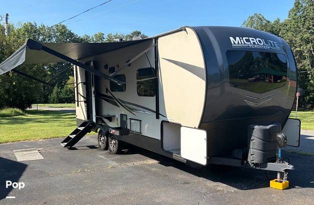 2022 Forest River Flagstaff Micro Lite 25 FBLS in appomattox VA