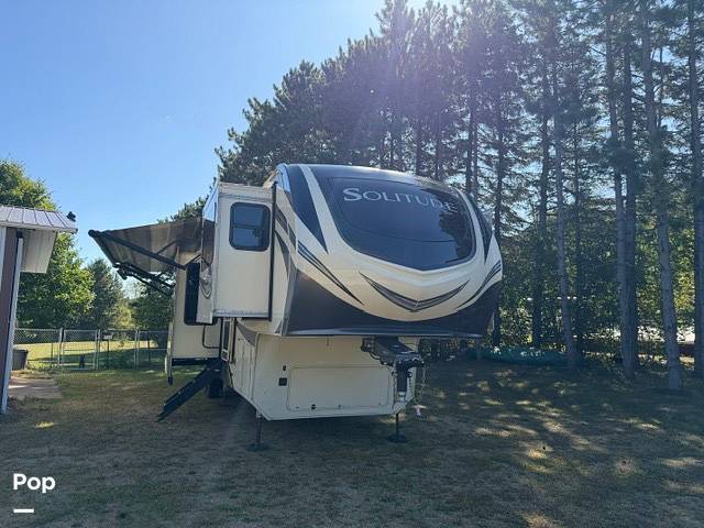 2021 Grand Design Solitude 380FL in hudson WI