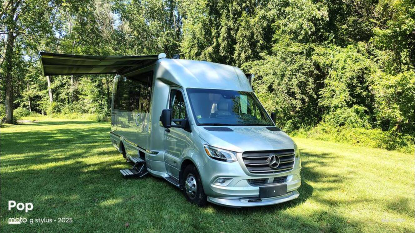 A photo of this 2025 Airstream Atlas Murphy Suite