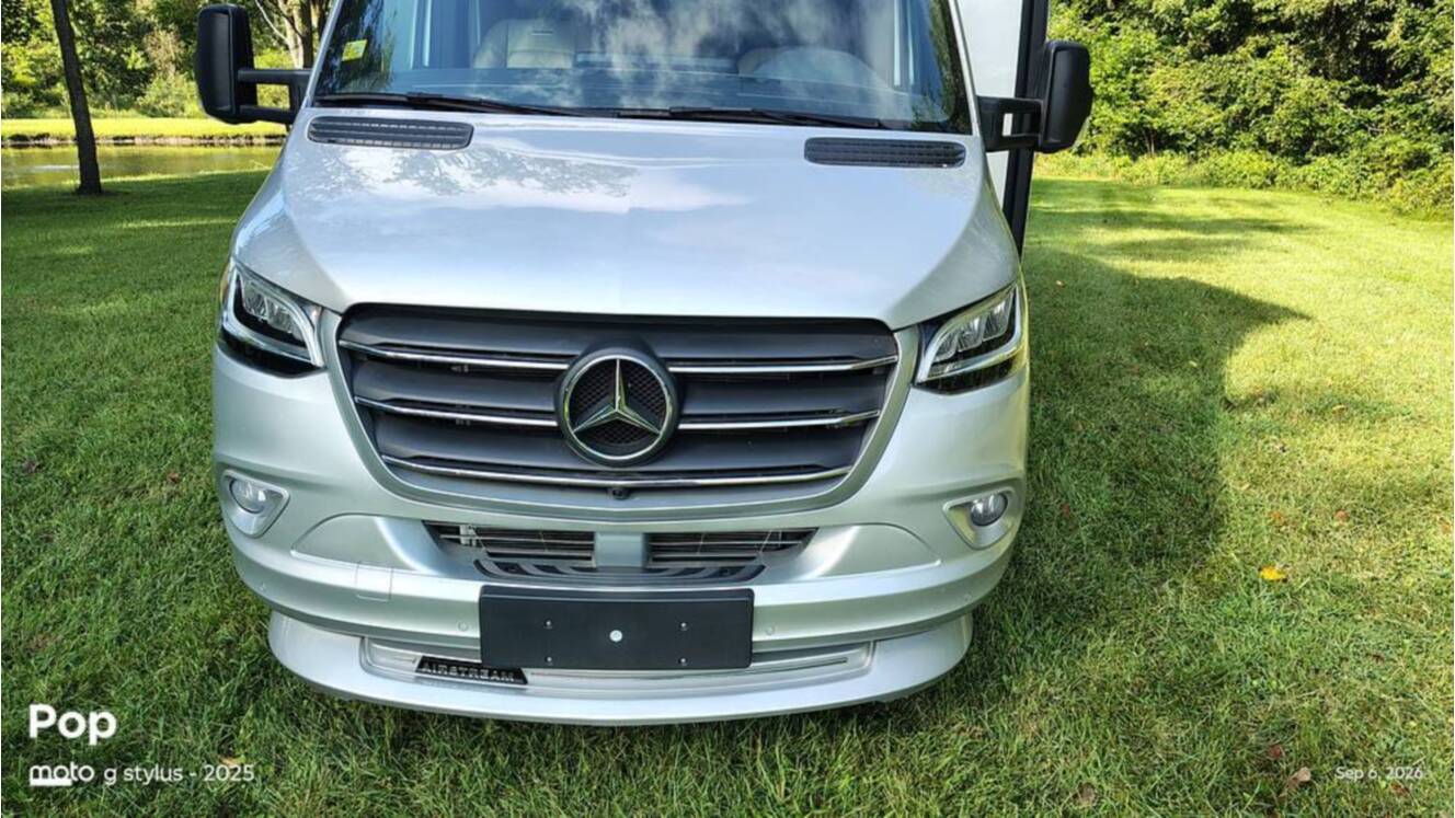 A photo of this 2025 Airstream Atlas Murphy Suite