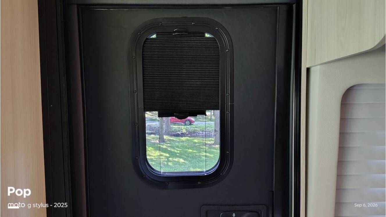 A photo of this 2025 Airstream Atlas Murphy Suite