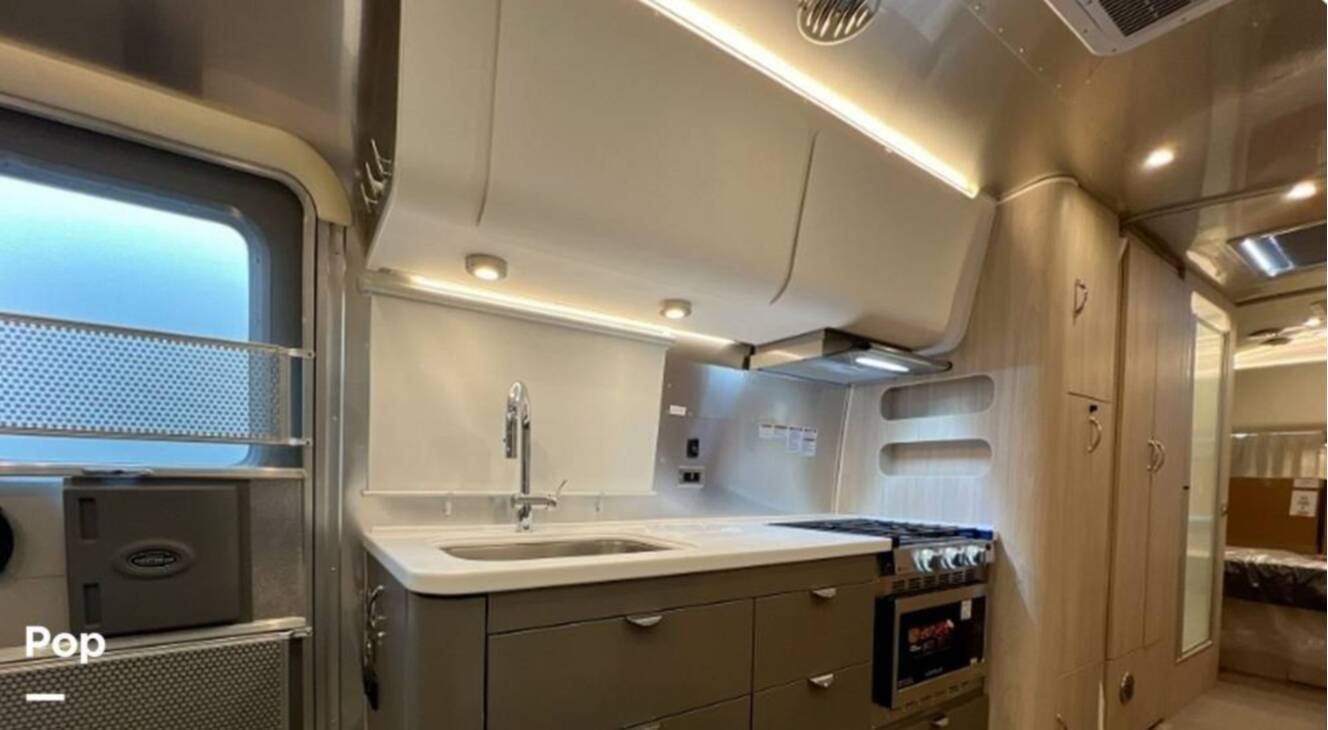 A photo of this 2025 Airstream Globetrotter 30RB